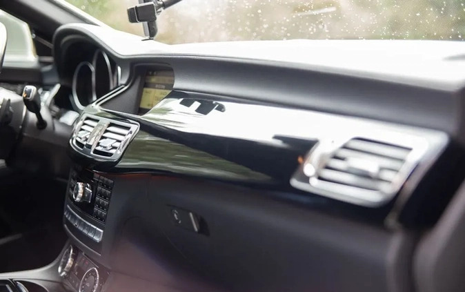 Mercedes-Benz CLS cena 89900 przebieg: 181000, rok produkcji 2012 z Międzylesie małe 352